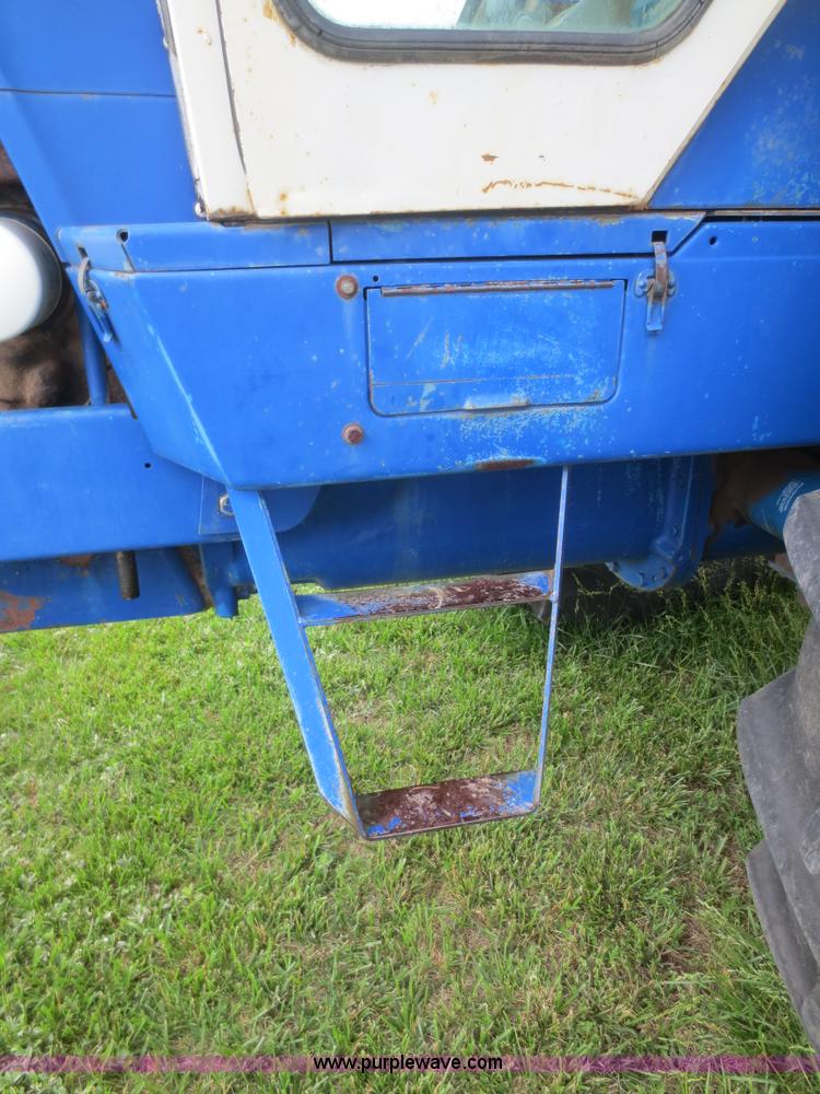 image for item F8274 1971 Ford 8000 tractor
