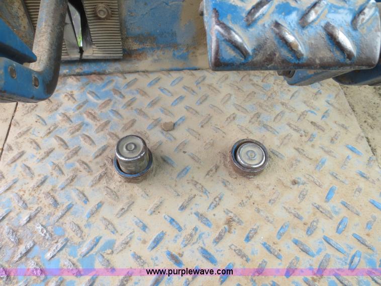 image for item F8274 1971 Ford 8000 tractor