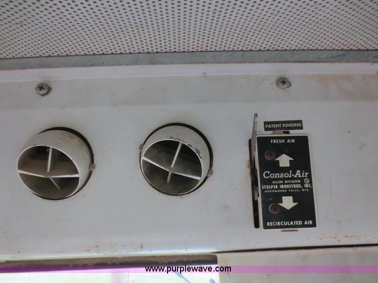 image for item F8274 1971 Ford 8000 tractor