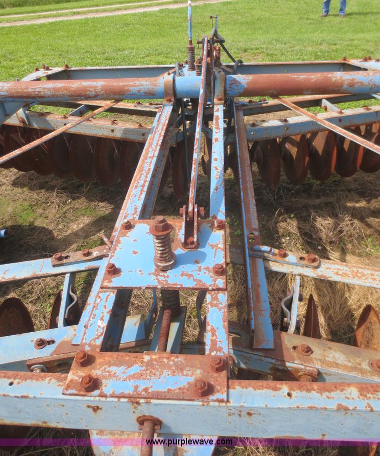 image for item F8286 Ford 240 tandem off-set disk