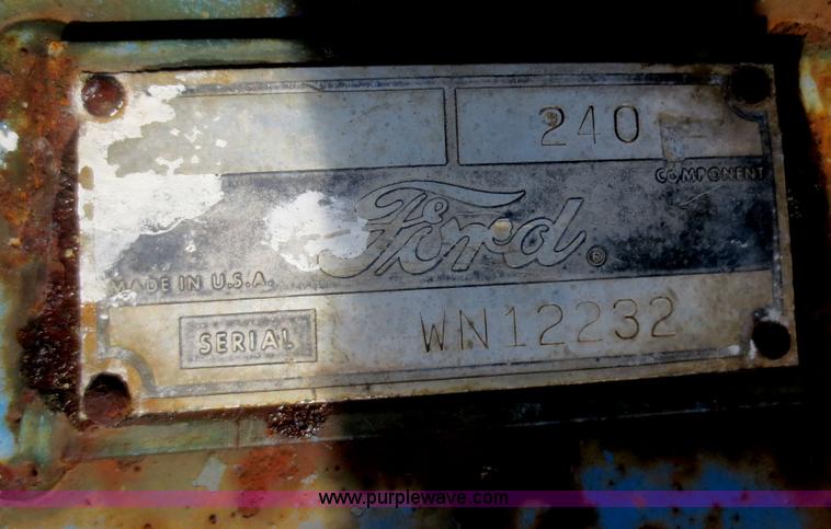 image for item F8286 Ford 240 tandem off-set disk