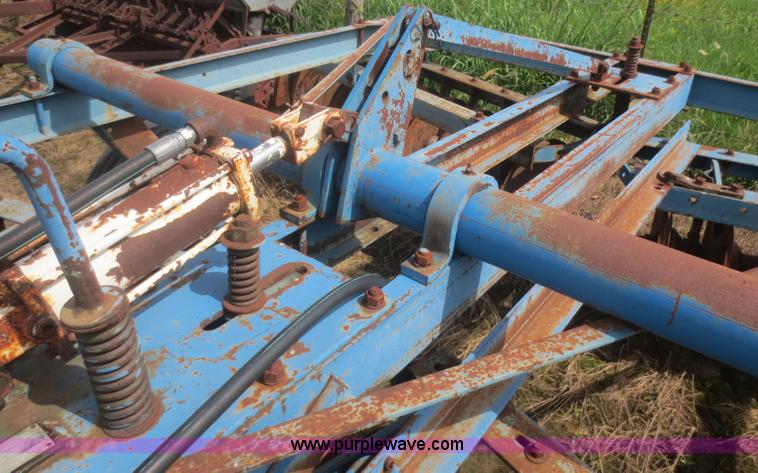 image for item F8286 Ford 240 tandem off-set disk