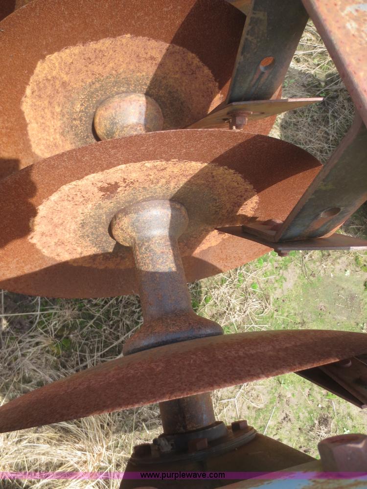 image for item F8286 Ford 240 tandem off-set disk