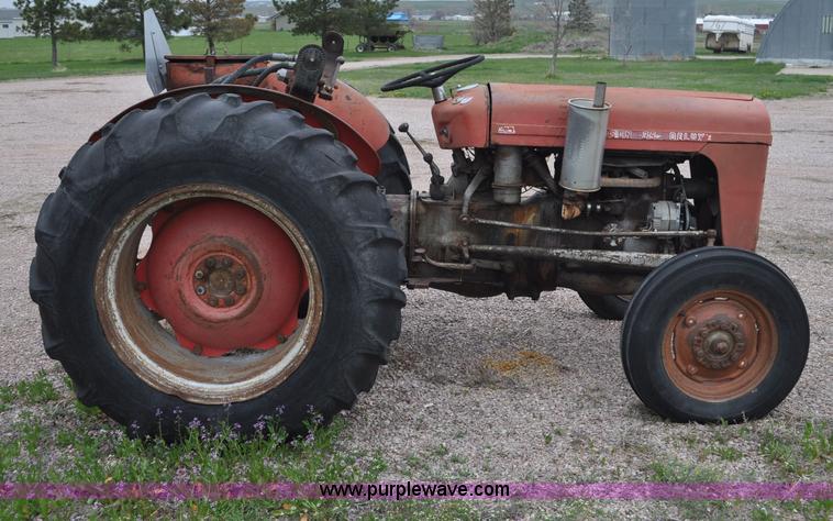 image for item G6475 1959 Massey-Ferguson TO-35 Deluxe tractor