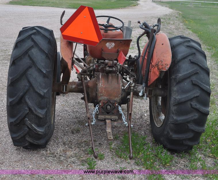 image for item G6475 1959 Massey-Ferguson TO-35 Deluxe tractor