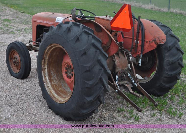 image for item G6475 1959 Massey-Ferguson TO-35 Deluxe tractor
