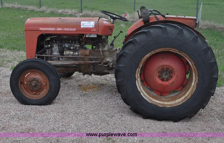 image for item G6475 1959 Massey-Ferguson TO-35 Deluxe tractor