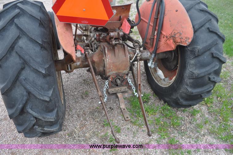 image for item G6475 1959 Massey-Ferguson TO-35 Deluxe tractor