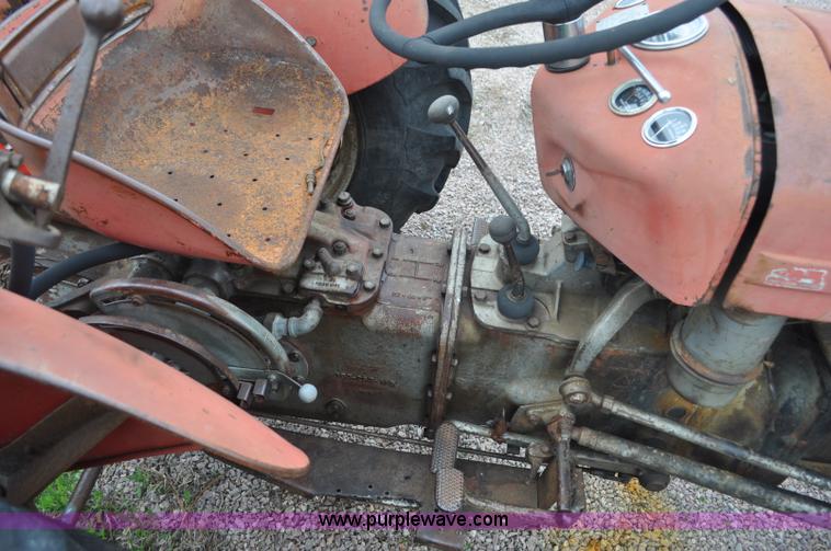 image for item G6475 1959 Massey-Ferguson TO-35 Deluxe tractor