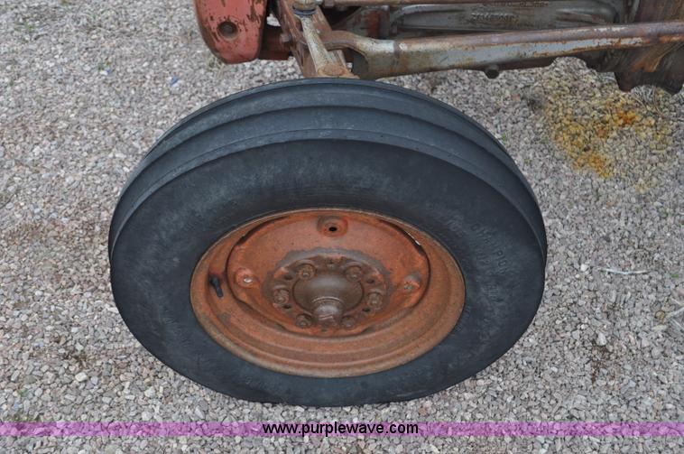 image for item G6475 1959 Massey-Ferguson TO-35 Deluxe tractor