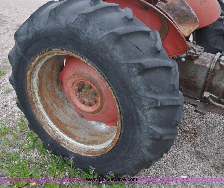 image for item G6475 1959 Massey-Ferguson TO-35 Deluxe tractor