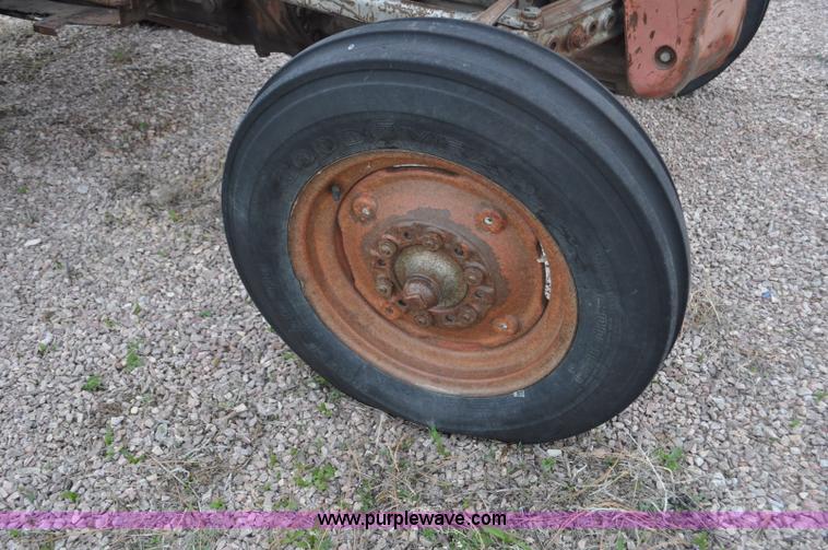 image for item G6475 1959 Massey-Ferguson TO-35 Deluxe tractor