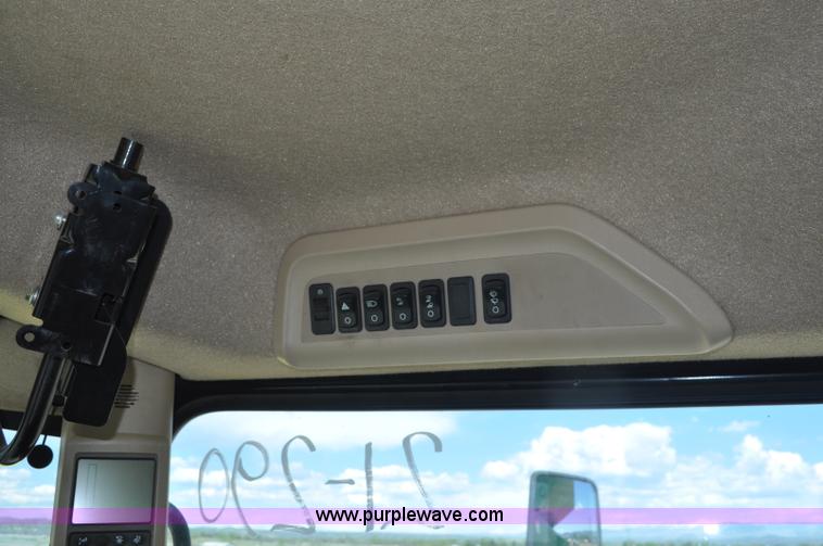 image for item G6479 2009 John Deere 9770 STS combine