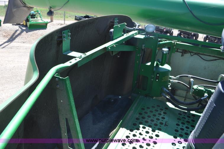 image for item G6479 2009 John Deere 9770 STS combine