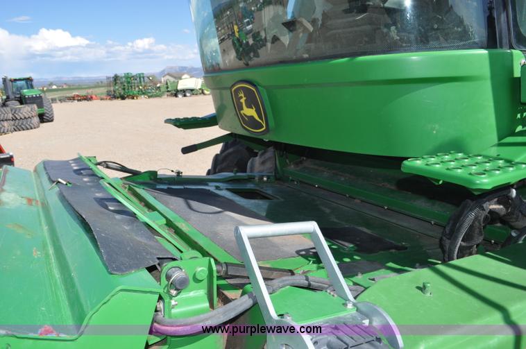 image for item G6479 2009 John Deere 9770 STS combine