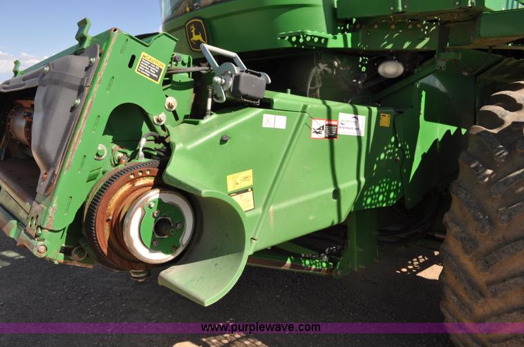 image for item G6479 2009 John Deere 9770 STS combine