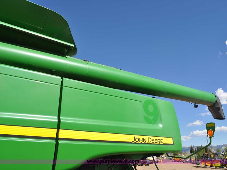 image for item G6479 2009 John Deere 9770 STS combine