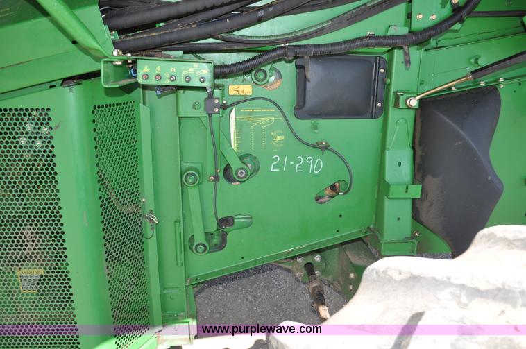 image for item G6479 2009 John Deere 9770 STS combine