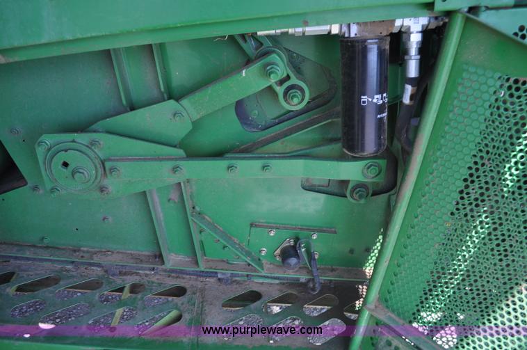 image for item G6479 2009 John Deere 9770 STS combine