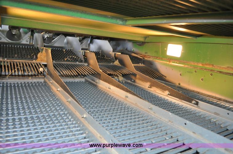 image for item G6479 2009 John Deere 9770 STS combine