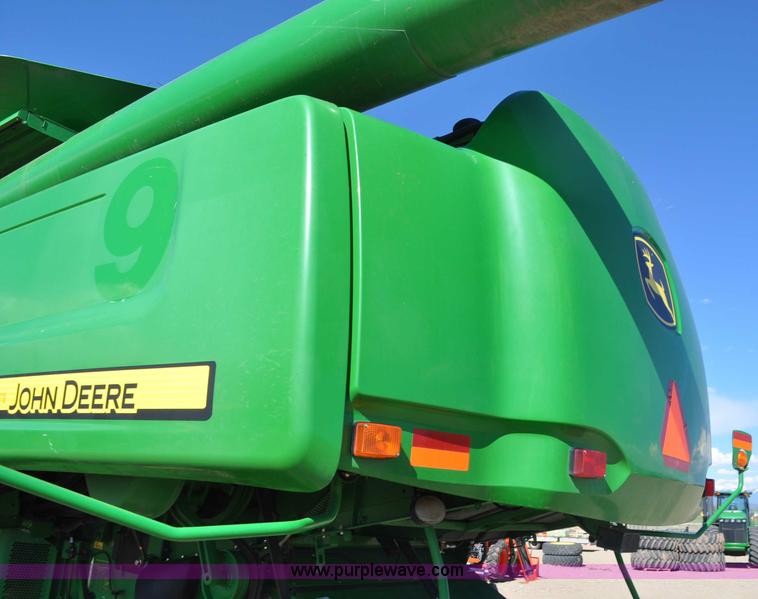image for item G6479 2009 John Deere 9770 STS combine