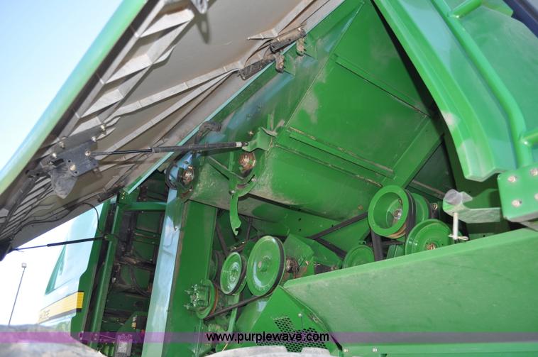 image for item G6479 2009 John Deere 9770 STS combine