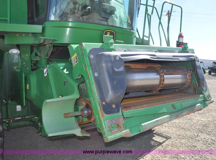 image for item G6479 2009 John Deere 9770 STS combine
