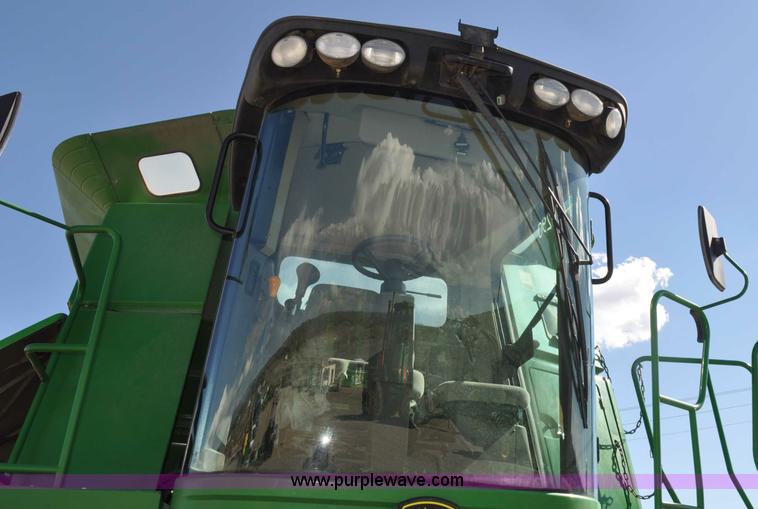 image for item G6479 2009 John Deere 9770 STS combine