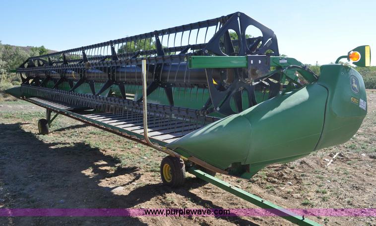 image for item G6480 2010 John Deere 635D 35' draper head