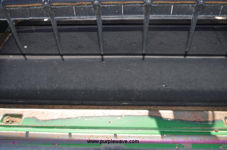 image for item G6480 2010 John Deere 635D 35' draper head