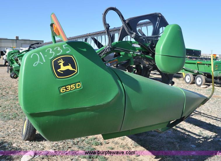 image for item G6480 2010 John Deere 635D 35' draper head