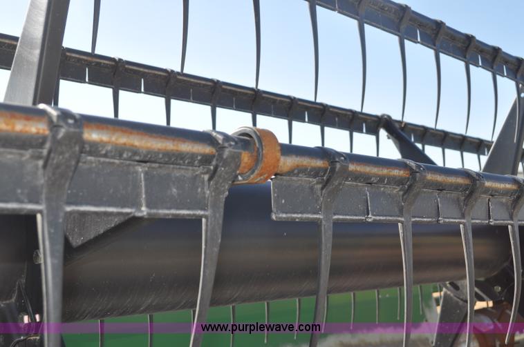 image for item G6480 2010 John Deere 635D 35' draper head