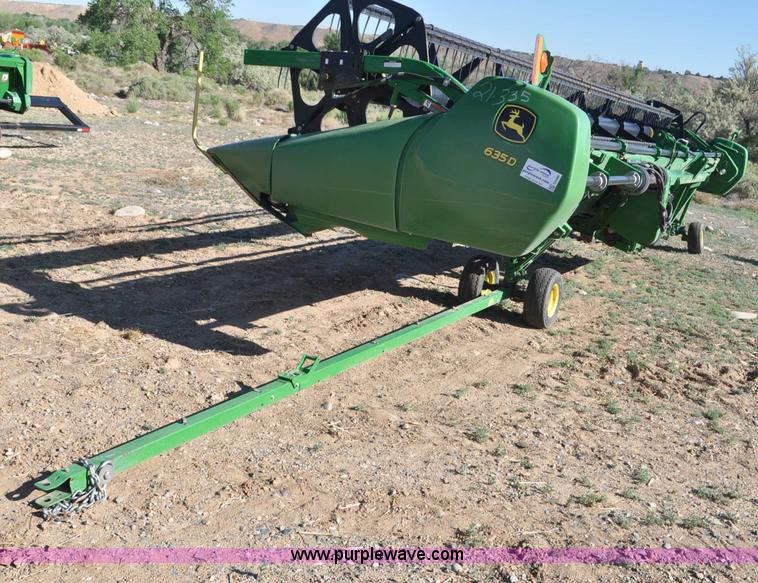 image for item G6480 2010 John Deere 635D 35' draper head