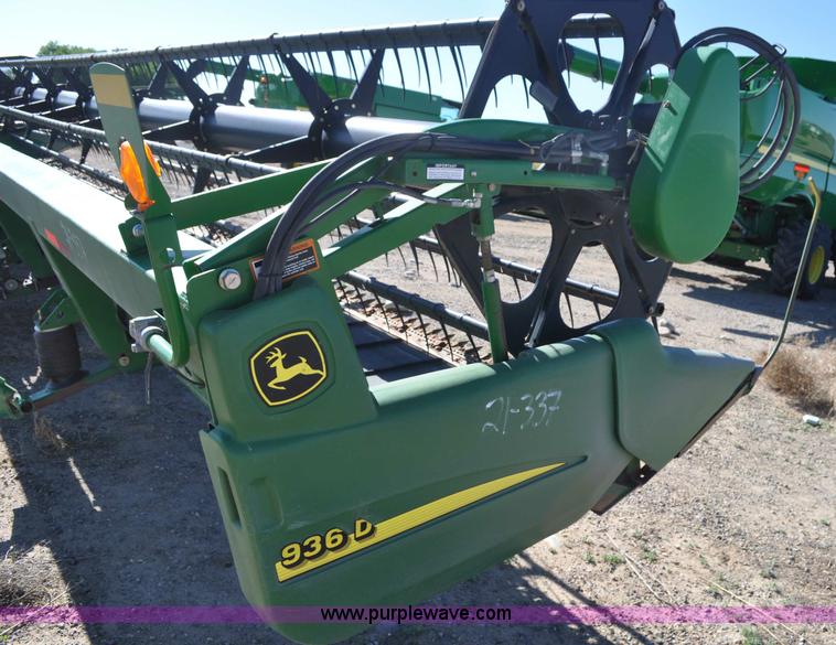 image for item G6481 2008 John Deere 936D 36' draper head