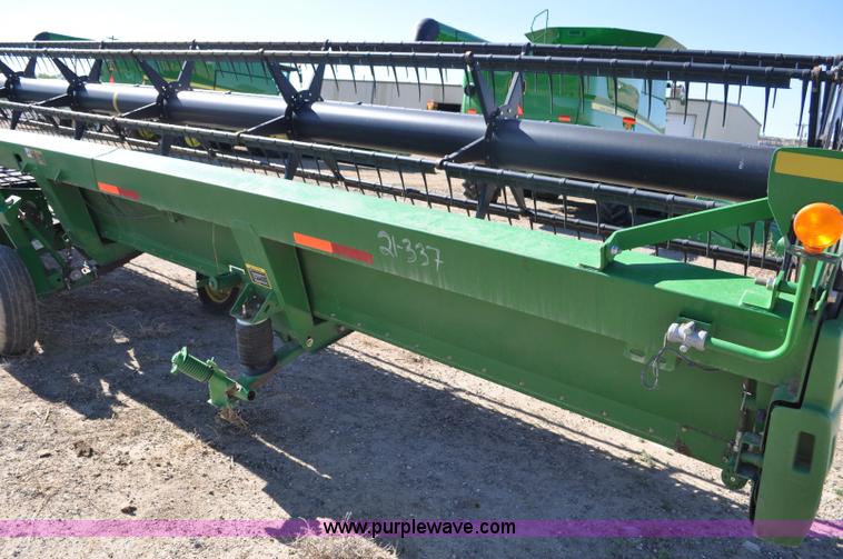 image for item G6481 2008 John Deere 936D 36' draper head