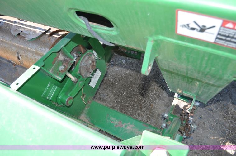 image for item G6481 2008 John Deere 936D 36' draper head