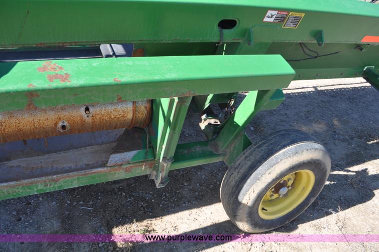 image for item G6481 2008 John Deere 936D 36' draper head