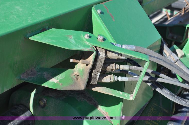 image for item G6481 2008 John Deere 936D 36' draper head