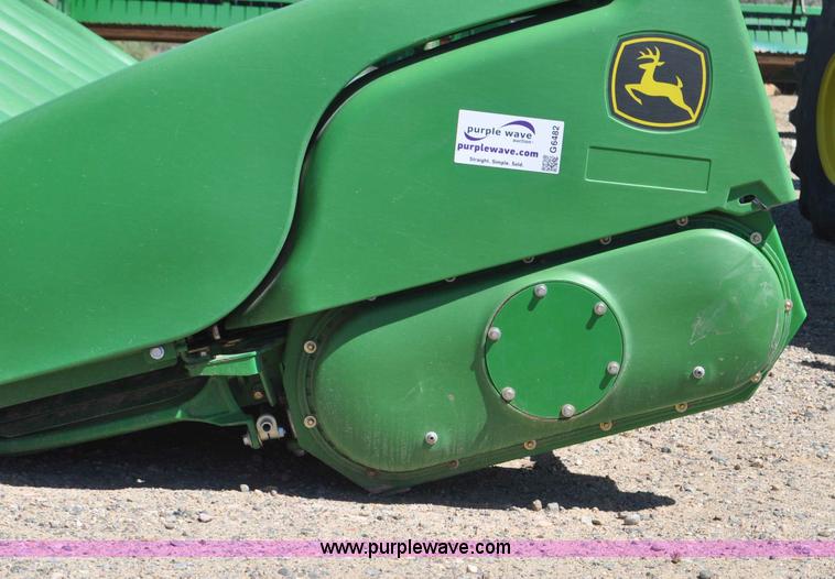 image for item G6482 2011 John Deere 612C corn head