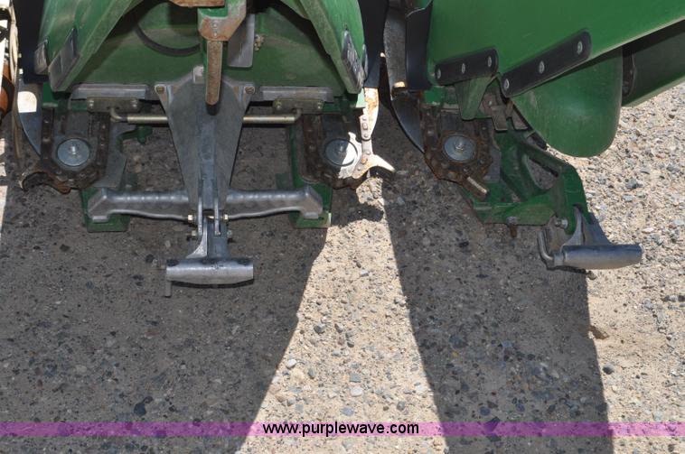 image for item G6482 2011 John Deere 612C corn head
