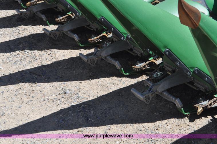 image for item G6482 2011 John Deere 612C corn head
