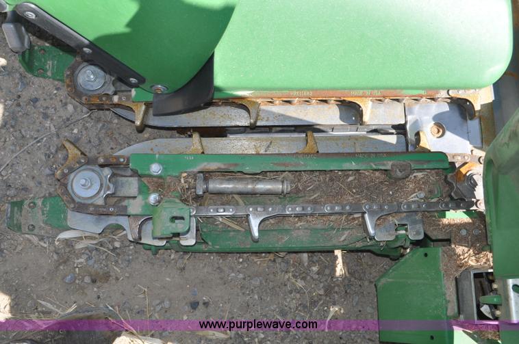 image for item G6482 2011 John Deere 612C corn head