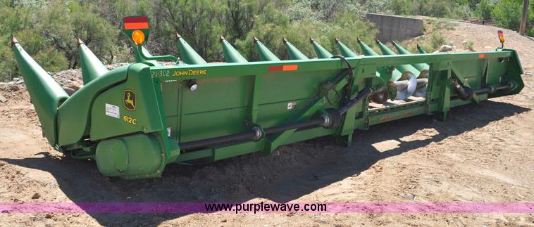 image for item G6483 2009 John Deere 612C corn head