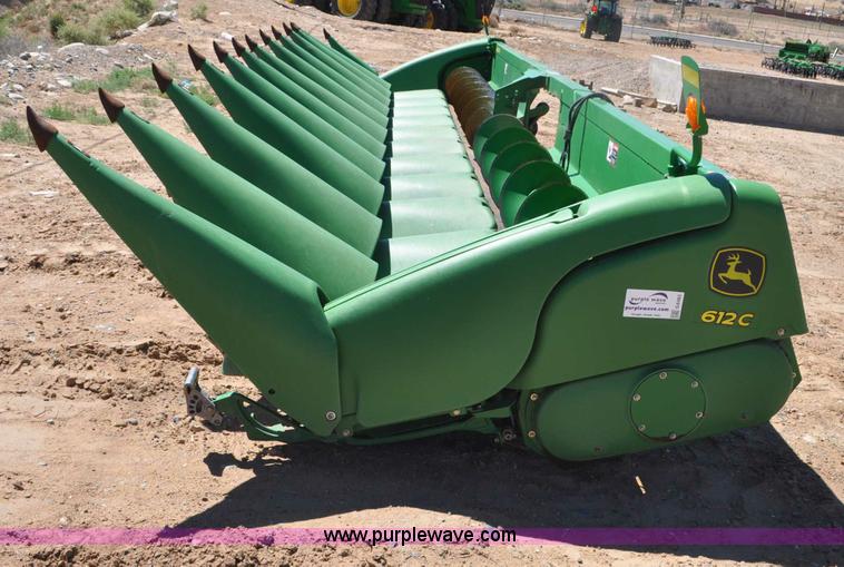 image for item G6483 2009 John Deere 612C corn head