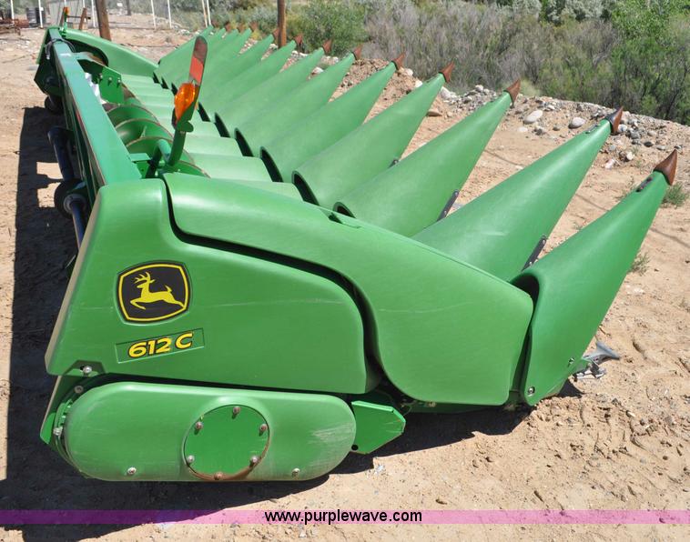 image for item G6483 2009 John Deere 612C corn head