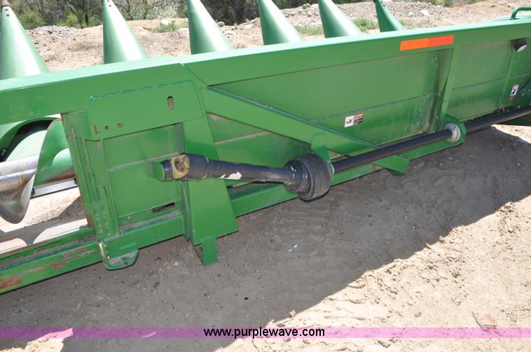 image for item G6483 2009 John Deere 612C corn head