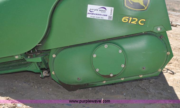image for item G6483 2009 John Deere 612C corn head