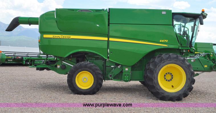 image for item G6484 2012 John Deere S670 combine
