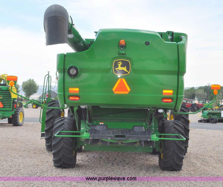 image for item G6484 2012 John Deere S670 combine
