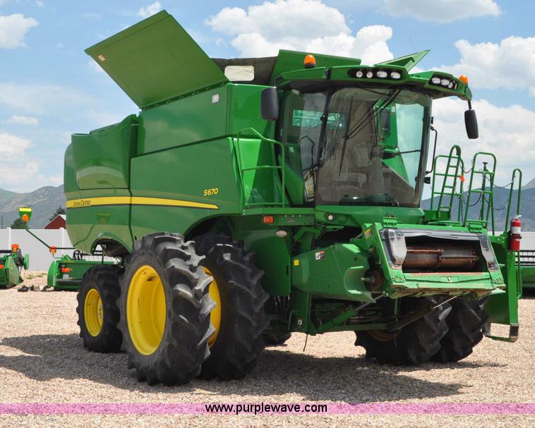 image for item G6484 2012 John Deere S670 combine